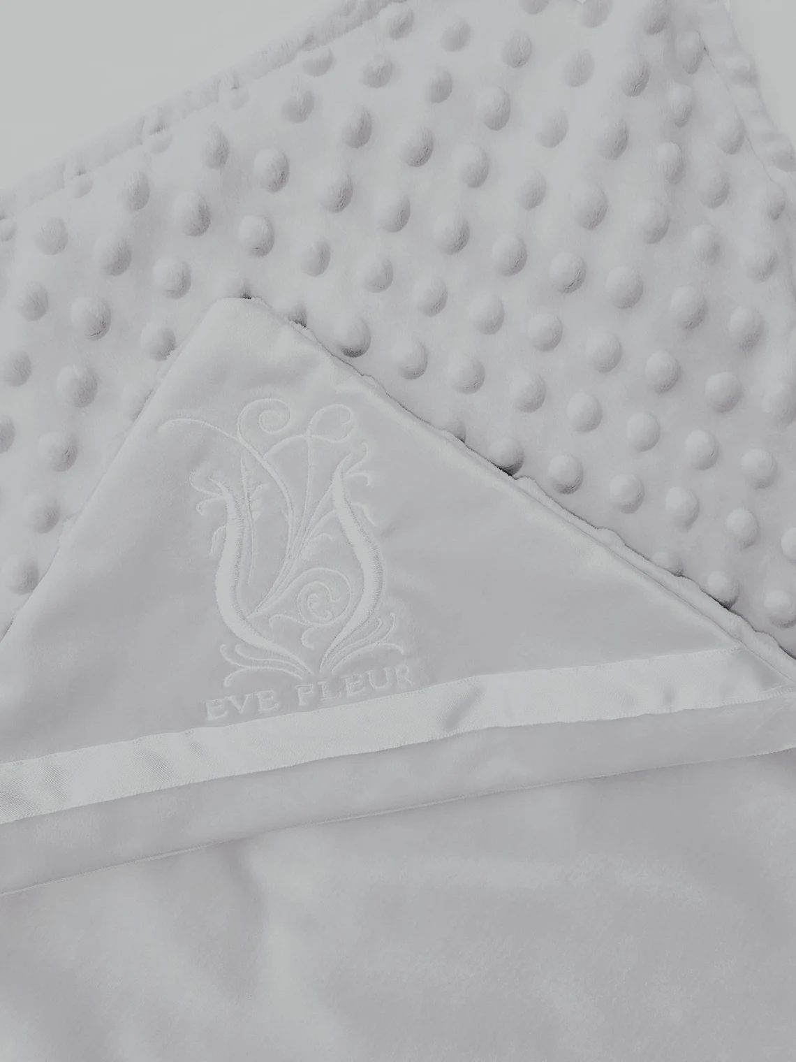 Eve Fleur - EMF RF Shielding Minky Dot Sensorial Blanket - Schild