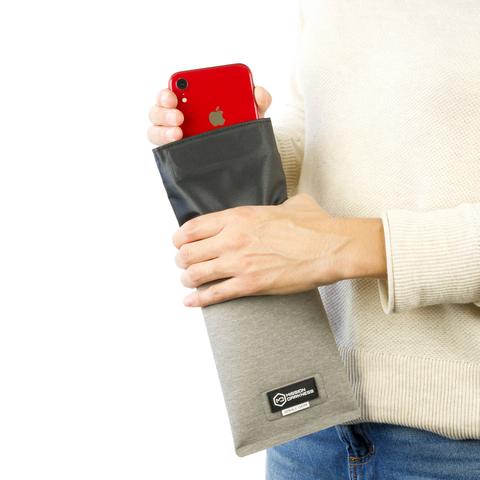 MISSION DARKNESS DRY SHIELD FARADAY PHONE SLEEVE - Schild