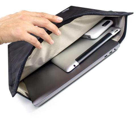 MISSION DARKNESS NON WINDOW FARADAY BAG FOR LAPTOPS - Schild